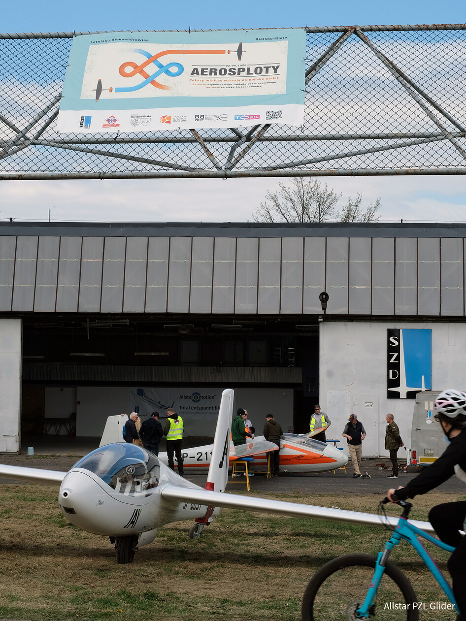 Szd-Allstar-Pzl-Glider-80th-Anniversary-Gliderpreperation-Factory